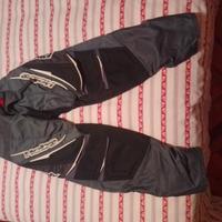 Pantaloni e borsello offroad