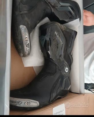 stivali moto dainese