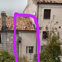 Appartamento 4 vani su 3 livelli da ristrutturare