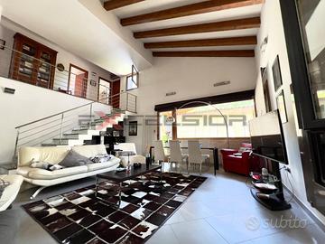 CAVARZERE - VILLA SINGOLA CON GIARDINO