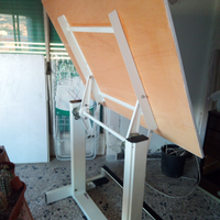 Tavolo da disegno no tecnigrafo