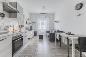 2 LOCALI A CERVETERI