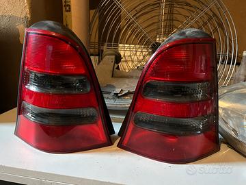 Fari anteriori e posteriori Mercedes classe A