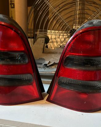 Fari anteriori e posteriori Mercedes classe A