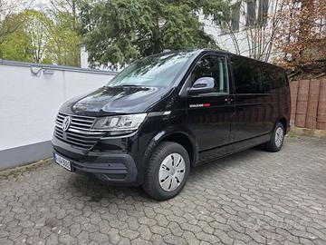 VW T6.1 CARAVELLE 9 POSTI PASSO LUNGO - PATENTE B