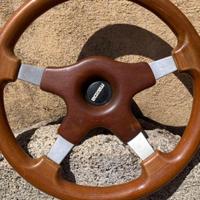 Volante in legno con mozzo per Mazda