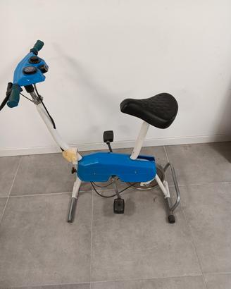 Cyclette con tachimetro timer e manopola durezza 