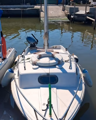 barca a vela tripesce con motore