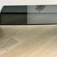 Tavolino nero in vetro