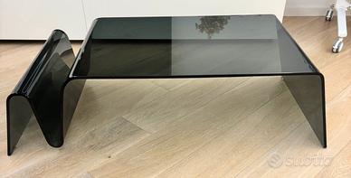Tavolino nero in vetro