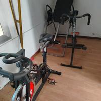attrazzatura da palestra varia 