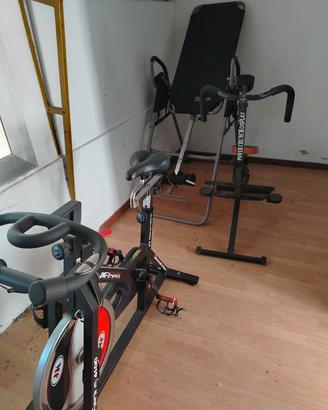 attrazzatura da palestra varia 