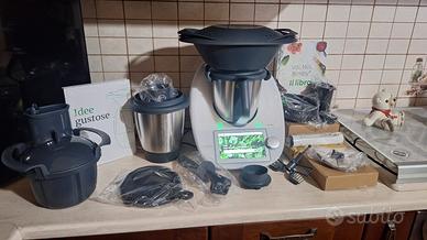 Bimby tm6 completo di tutti gli accessori.