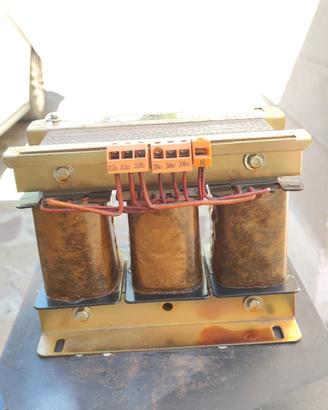 TRASFORMATORE TRIFASE  VOLT 38O A 220 4 KILOWatt