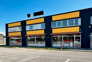 Locale commerciale negozio