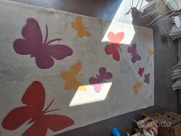 tappeto con fantasie per bambini