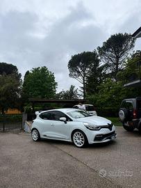 Clio 4 rs trophy 220cv