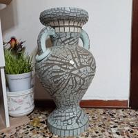 Vaso mosaicato in cemento