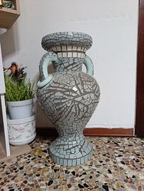 Vaso mosaicato in cemento