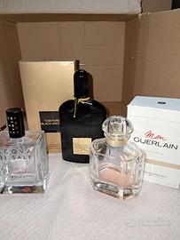 Bottiglie di profumo vuote