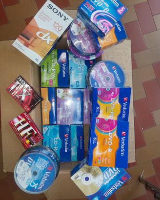 lotti vari cd dvd vhs Audiocassette 