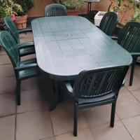 Tavolo allungabile con sei sedie da esterno