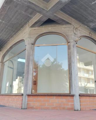 NEGOZIO A GAMBETTOLA
