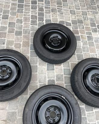 Cerchi 5 fori + gomme antineve 175/65/15