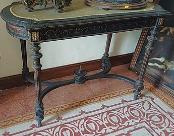 Tavolo da salotto in legno ebanizzato