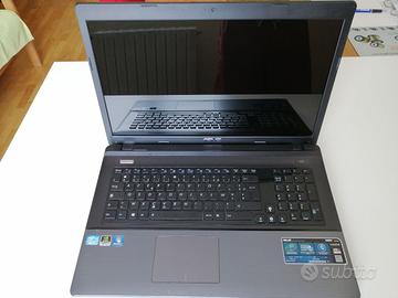 PC portatile Asus R900V  monitor da 19 e Intel i7