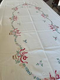 Tovaglia vintage ricamara a mano
