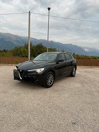 Stelvio Q4  2.2 210cv