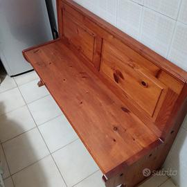 panca di legno. 