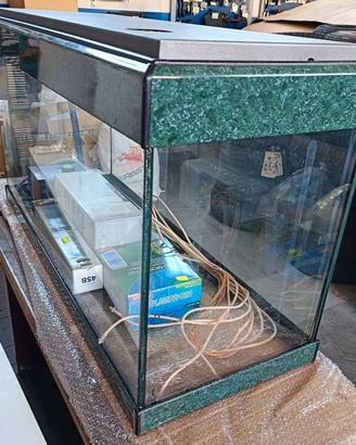 Acquario + accessori 