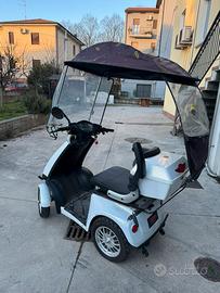 Scooter elettrico per anziani