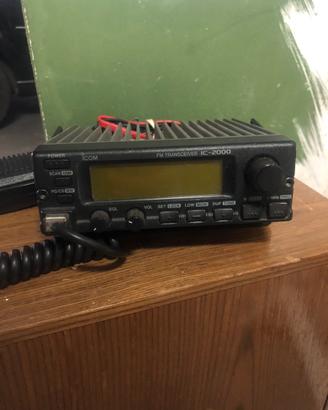 Ricetrasmettitore ICOM IC-2000