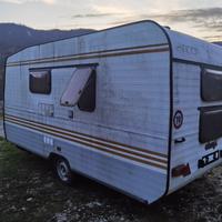 Roulotte camper per parti o riparazioni