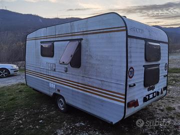 Roulotte camper per parti o riparazioni