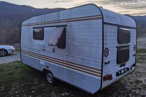 Roulotte camper per parti o riparazioni