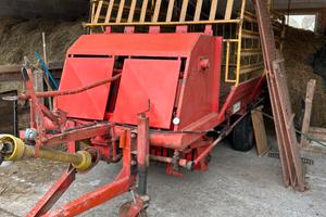 Rimorchio raccogli fieno menegon