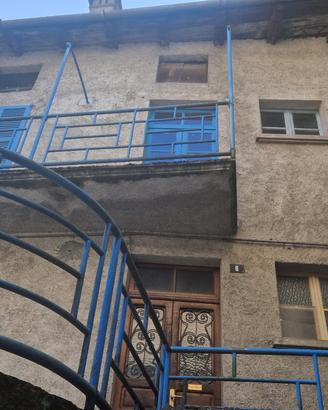 Tirano centro bel caseggiato 7 locali