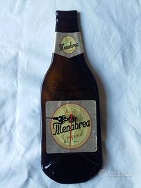 Orologio montato su finta bottiglia Menabrea