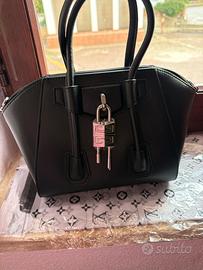 Borsa givenchy mai usata
