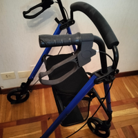 Deambulatore con seduta