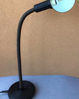 Lampada da scrivania Hebe azienda Valenti 1969