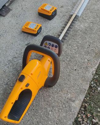 Tagliasiepi Stiga con batterie comprese