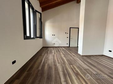 3 LOCALI A CASTELNOVO DI SOTTO