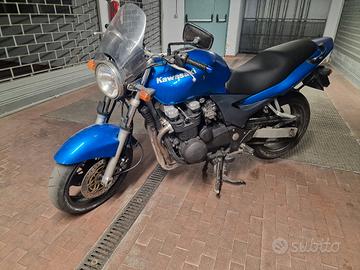 kawasaki zr7 