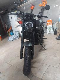 Moto Leoncino 125