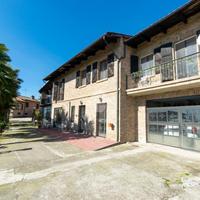 CASA SEMINDIPENDENTE A CASTELLETTO MERLI